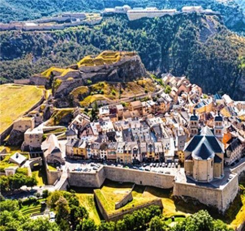Briançon und Rosenheim verbindet eine lange Freundschaft mit lebhaftem Austausch und großer Unterstützung auf vielerlei Ebenen.Foto re