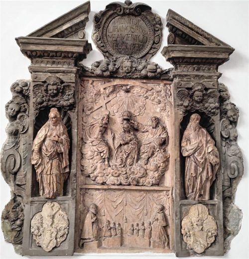 Das prächtige Gedenkmal für Andreas Peer und Sabina Gumpelzheimer in der Nikolauskirche schuf um 1636 bis kurz nach 1640 der Wasserburger Bildhauer David Zürn. Fotos  Frick
