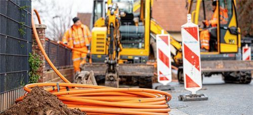 Der Glasfaserausbau in Halfing soll weitergehen. Aktuell gelten noch 115 Adressen im Gemeindegebiet als unterversorgt. Foto dpa