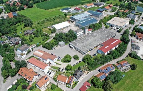 Der Hauptsitz der Firma TRIUSO liegt in Buchbach. Von hier aus versorgt der Familienbetrieb seine Kunden mit Handwerkzeugen, Arbeits- und Sicherheitskleidung.