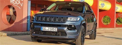 Der Jeep Compass 4xe PHEV 177 kW AT S ist ein urbaner Elektro-Geländewagen. Foto aum/Jeep