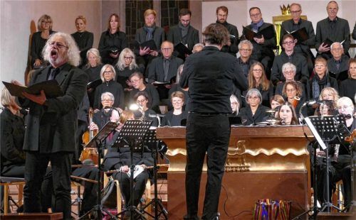 Der Tenor Herbert Gruber ruft eindringlich nach dem Ende der Nacht.Foto janka