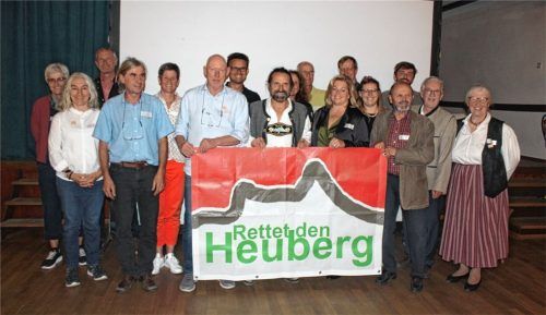 Die Protagonisten der Aktion mit Sepp Reisinger, Uli Kottmann, Alexander Huber, Bürgermeisterin Susanne Grandauer, Annemarie Räder, Uli Berkmann, Dr. Klaus Lintzmeyer, Heiner Löber, Barbara Schiedermair und Georg Binder. Foto Steffenhagen