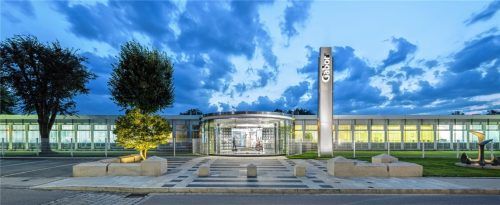 Die Schuhmarke Gabor mit Hauptsitz in Rosenheim war bis zum Juli diesen Jahres fest mit der Familie Gabor verbunden. Dies ändert sich nun, soll aber strukturell für das Unternehmen in Rosenheim keine Konsequenzen haben. Fotos Gabor Shoes AG Rosenheim