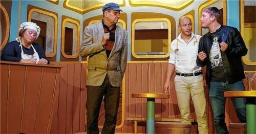 Eine Kreuzfahrt, auf der viel gestritten wird, ist ab Dienstag, 31. Oktober, bei der Hemhofer Laienbühne zu sehen.Foto re