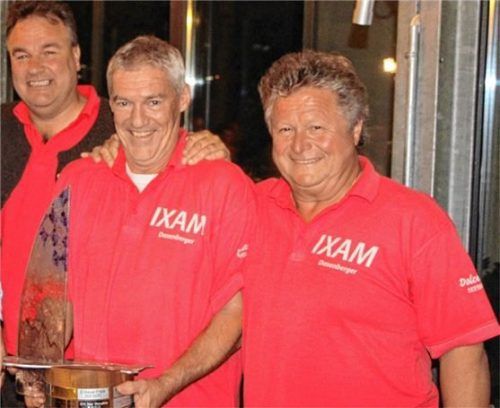 Erstmals Chiemseemeister (von links) Ralf Liedl, Bernhard Daxenberger, Ralf Wächter. Foto  Niessen