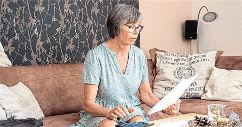 Flattert sie ins Haus, wird sie nicht selten zum Zankapfel zwischen Vermietern und Mietern: Die Nebenkostenabrechnung.Foto Benjamin Nolte/dpa