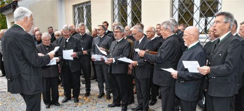 Günter Bayer gründete 1978 den Bürgermeisterchor. Der sang auch bei der Trauerfeier. Foto Franz Ruprecht
