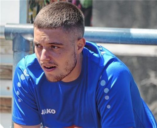 Kam von der Bank und wurde zum Matchwinner: Raublings Luca Ziemba.Foto Franz Ruprecht