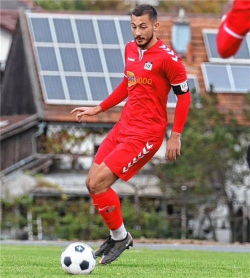 Kapitän Sebastian Jusic steht mit dem VfL Waldkraiburg vor einer wichtigen Begegnung.