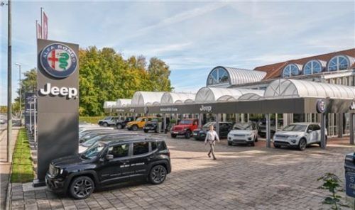 Lässt die Herzen von Autofans höherschlagen: Automobile Esser in Waldkraiburg.