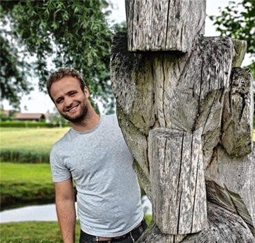 Marco Bruckner aus Pittenhart wurde für seine Skulpturen bereits mit mehreren Kunstpreisen ausgezeichnet.Foto re