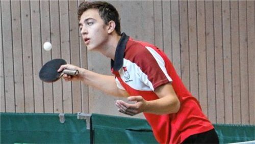 Marinus Messerer, der eigentlich seinen Schläger an den Nagel hängen wollte, bestach durch insgesamt vier Punkte. Foto Gerhard Erlich