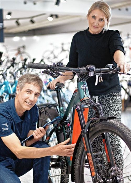 Mario Stürzl berät bei iko in Raubling rund ums Thema „Dienstrad-Leasing“.