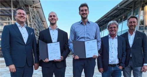 Ministerialdirigent Dr. Tobias Haaf, die Preisträger Sebastian Wiedl und David Walter, TH-Präsident Professor Heinrich Köster und Hartmut Auer vom Seeoner Kreis (von links). Foto Anton Maier