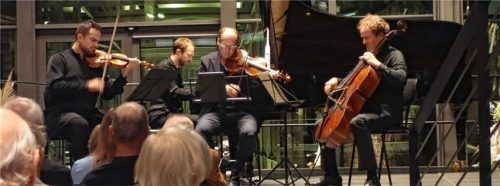 Mit großer Spielfreude: Marc Bouchkov (Violine), Herbert Schuch (Klavier), Johannes Erkes (Viola) und Floris Mijnders (Violoncello, von links).Foto füchtner