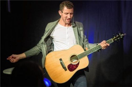 Musiker David Blair tritt bei WEKO in Rosenheim auf. Foto David Blair