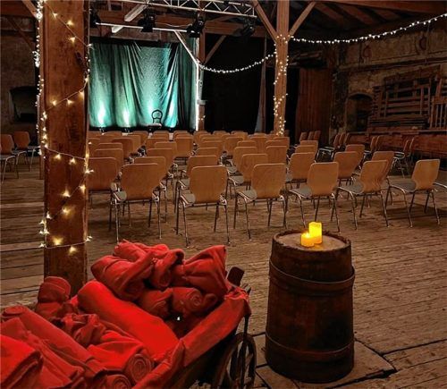 Noch ist die Bühne der Ertel-Tenne leer. Im Rahmen des Kulturbühne-Festivals ab 6. Oktober treten hier lokale und regionale Kunstschaffende auf.Foto Kirchner