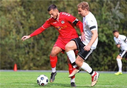 Ohne Trainer gegen Raubling: Auf Sebastian Jusic (links) und Waldkraiburg wartet eine schwere Aufgabe.Foto mb.presse