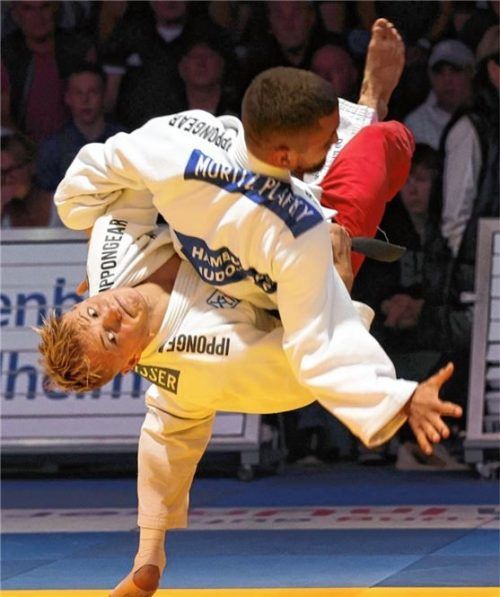 Patrick Weisser, hier beim Wurf gegen Moritz Plafky, wurde mit Abensberg deutscher Vizemeister.Foto TSV Abensberg