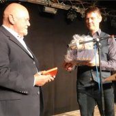 Ein goldenes Ticket für„Mister Kleinkunsttage“ Sepp Hirle