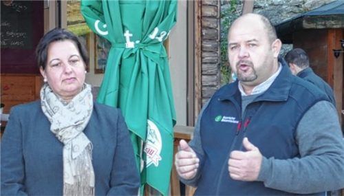 Sie stellten in Oberaudorf die Forderungen der Landwirte vor: Kreisobmann Josef Andres und die stellvertretende Kreisbäuerin Maria Fischbacher.Foto Schubert