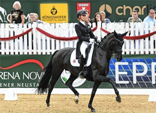 Sieg im Grand Prix Special: Jessica von Bredow-Werndl hat mit Stute Forsazza de Malleret ein erfolgreiches internationales Debüt gefeiert.Foto Andras Petyus