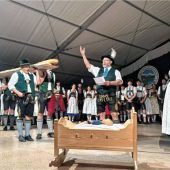 Jahrestagung des Bayerischen Trachtenverbands blickt erfreut zurück auf das Jubiläum und sorgt sich um die Zukunft