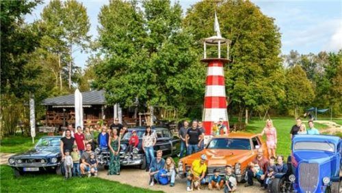 US-Cars aus Rosenheim und Umgebung sorgen mit einer Ausfahrt für Familien mit schwersterkrankten Familienmitgliedern für einen unvergesslich schönen Tag.Foto  Klemmer