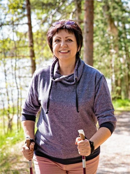 Waldspaziergänge helfen, sich von der digitalen Welt zu befreien. Foto DJD/Samariter Fasten Zentrum/ladysuzi - stock.adobe.com