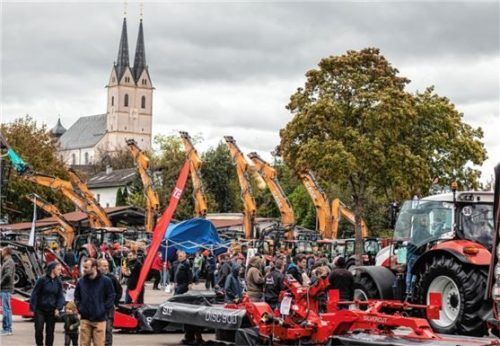 Wie immer herrschte ein enormer Andrang am Kirtasonntag, auch wenn es am Nachmittag einzelne Schauer gab. Foto Strim
