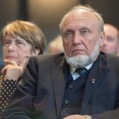 Sinn trauert um seine Ehefrau