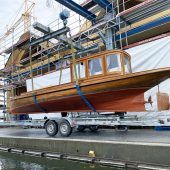 Ein Schiff geht auf Reisen