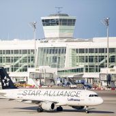 Feueralarm versetzt Schule in Aufregung Streit um Honorare am Flughafen zu Ende Freyung sagt wegen Panne Jubiläum ab Doppelmord wegen Erbstreit