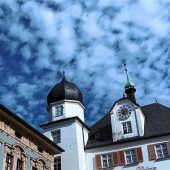 Mittertor in Weiß und Blau