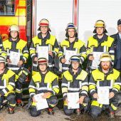 Acht neue aktive Kameraden für die Feuerwehr Pang
