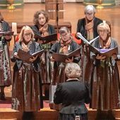 Sängerinnen des Frauenchors der Stadtsingschule überzeugen mit stimmigem Chorklang