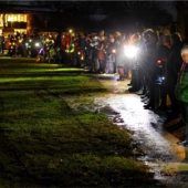250 Menschen bei Lichterkette in Rott