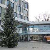 Kolbermoorer Bauhof-Mitarbeiter putzen die Stadt für die Vorweihnachtszeit heraus