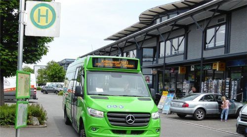 Ab Dezember fährt auch der Stadtbus Kolbermoor im Münchner Verkehrs- und Tarifverbund. Das hat der Stadtrat einstimmig beschlossen. Kolbermoor soll sich zu einem wichtigen Verkehrsknotenpunkt in der Region entwickeln. Foto  Archiv/Riediger