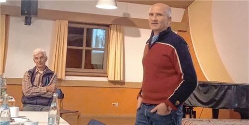 Als Leiter der Bäuerlichen Familienberatung und Mitglied des Landvolks Rechtmehring informierte Peter Bartlechner bei der Jahresversammlung über die Hilfsangebote. Foto re