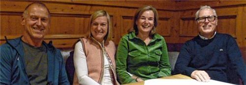 An der Hauptversammlung nahmen unter anderem: (von links) Hüttenreferent Alfons Maier, Schatzmeisterin Dr. Manuela Gronostay, Vorsitzende Pia Lukas und Zweiter Vorsitzender Andreas Bruckbauer teil.Foto re