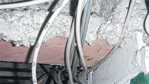 Asbest versteckt sich auch zwischen den Wänden – und ist stark gesundheitsgefährdend. Foto Dipl.-Ing. Martin Kessler