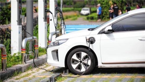 Bei den neuen E-Antrieben fehlen oftmals noch die Erfahrungswerte. Foto Adobestock