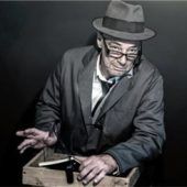 Peter Wiegand spielt „Der Herr Karl“