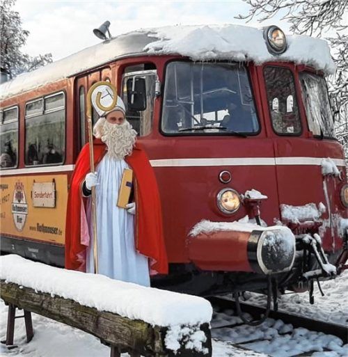 Der Nikolaus-Express der Chiemgauer Lokalbahn fährt bald wieder zwischen Obing und Bad Endorf.Foto re
