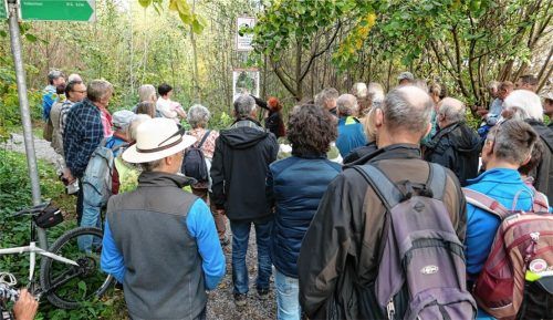 Der Rundweg durch das Gelände wird auf den Hinweisschildern erklärt.Foto  Bund Naturschutz