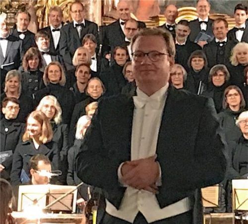 Die Chorgemeinschaft Mariä Himmelfahrt Prien mit Dirigent Bartholomäus Prankl. Foto Prokop