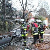 Feuerteufel am Werk: Altpapiercontainer gehen in Flammen auf