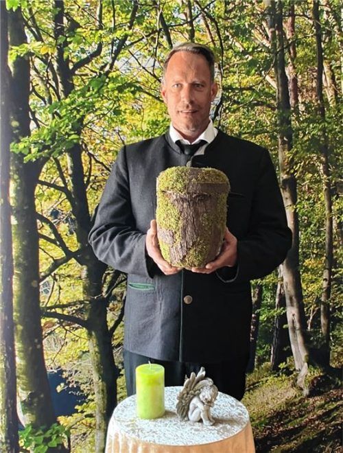 Für die Trauerbewältigung sei es wichtig, einen Ort zu haben, an dem die Hinterbliebenen dem Verstorbenen nahe sind – so Alex Runge. Fotos Obermaier